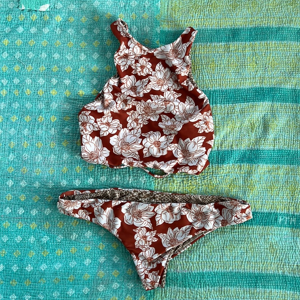 Acacia (Rust Magnolia) - small